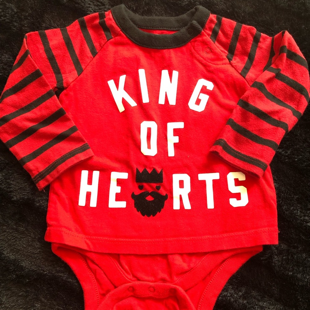 King of Hearts baby GAP onesie size 6-12m